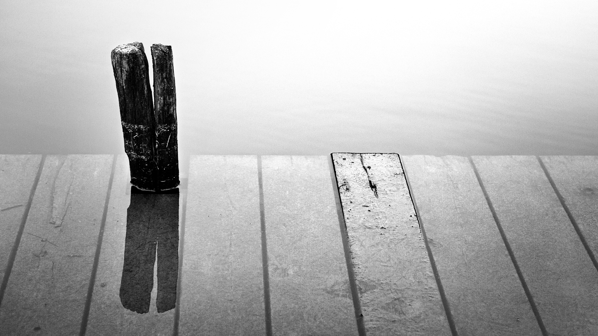 Reflet sur ponton : piano aquatique