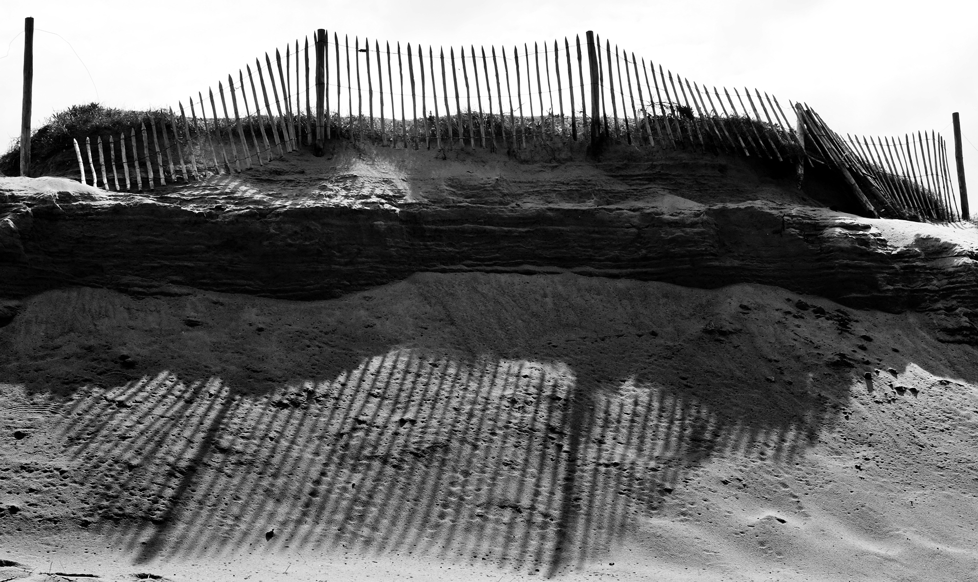 Ganivelles et ombres comme arêtes squelettiques