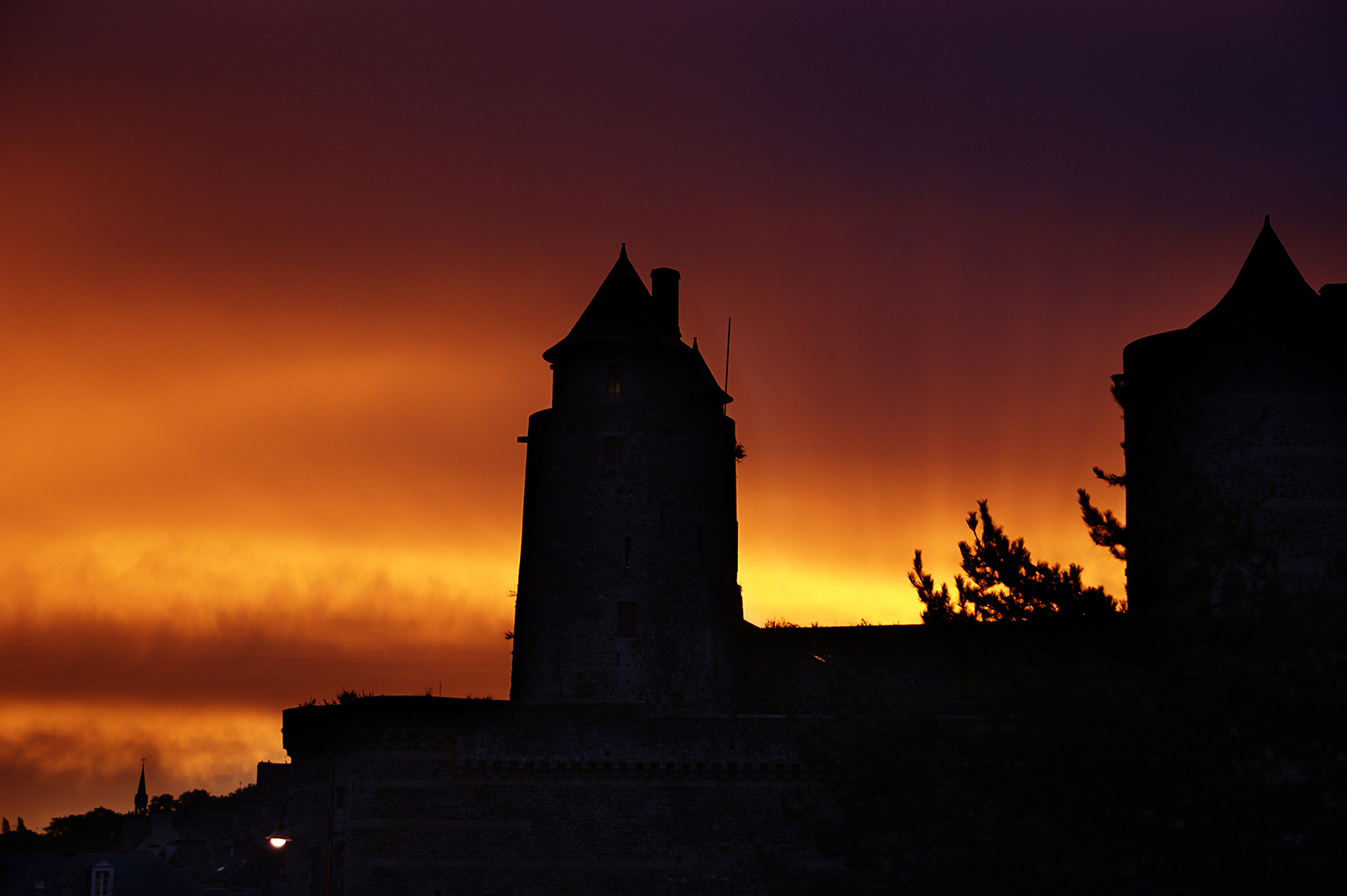 Aurore sur Fougères