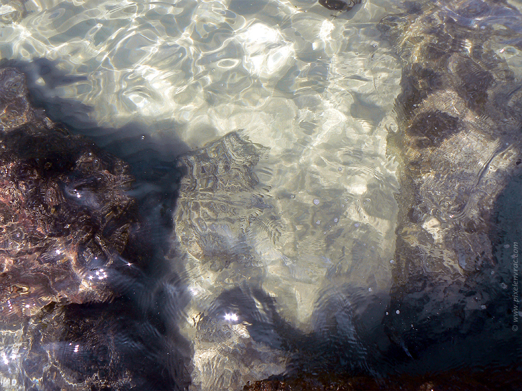 Eau de mer miroitante